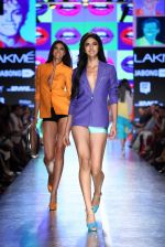 Model walk the ramp for Wendell Rodricks Show at Lakme Fashion Week 2015 Day 5 on 22nd March 2015 (124)_550fdd87e7d32.JPG