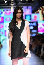 Model walk the ramp for Wendell Rodricks Show at Lakme Fashion Week 2015 Day 5 on 22nd March 2015 (143)_550fddee2c3a7.JPG