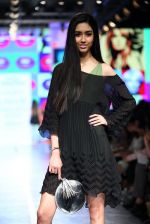Model walk the ramp for Wendell Rodricks Show at Lakme Fashion Week 2015 Day 5 on 22nd March 2015 (83)_550fdd1748e23.JPG