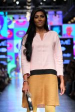 Model walk the ramp for Wendell Rodricks Show at Lakme Fashion Week 2015 Day 5 on 22nd March 2015 (99)_550fdd3d58886.JPG