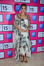 Sonakshi Sinha at Anamika Khanna Grand Finale Show at Lakme Fashion Week 2015 Day 5 on 22nd March 2015(292)_550fe67721f63.JPG