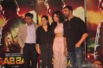 Ajit Andhare, Shruti Haasan, Akshay Kumar at the launch of trailer of Gabbar Is Back in Mumbai on 23rd March 2015 (34)_55112ec1b6598.JPG