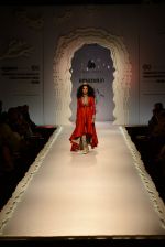 Model walk the ramp for Anju Modi on day 1 of Amazon India Fashion Week on 25th March 2015 (147)_5513cce69b8a9.JPG