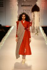 Model walk the ramp for Anju Modi on day 1 of Amazon India Fashion Week on 25th March 2015 (219)_5513ce31d6a57.JPG