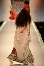 Model walk the ramp for Anju Modi on day 1 of Amazon India Fashion Week on 25th March 2015 (243)_5513ce82176a0.JPG