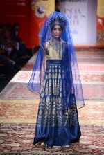 Model walk the ramp for JJ Valaya on day 1 of Amazon India Fashion Week on 25th March 2015 (216)_5513d0298b2c3.JPG
