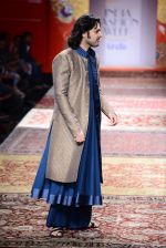 Model walk the ramp for JJ Valaya on day 1 of Amazon India Fashion Week on 25th March 2015 (240)_5513d05c28021.JPG