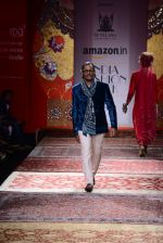 Model walk the ramp for JJ Valaya on day 1 of Amazon India Fashion Week on 25th March 2015 (88)_5513ce6798c09.JPG