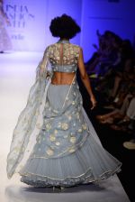 Model walk the ramp for Payal Singhal on day 1 of Amazon India Fashion Week on 25th March 2015 (117)_5513d4f0068d5.JPG