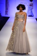 Model walk the ramp for Payal Singhal on day 1 of Amazon India Fashion Week on 25th March 2015 (124)_5513d4fe3e250.JPG