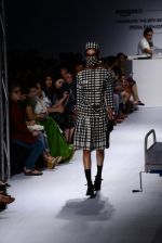 Model walk the ramp for Rajesh Pratap Singh on day 1 of Amazon India Fashion Week on 25th March 2015 (12)_5513d458e66c6.JPG