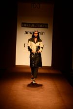Model walk the ramp for Abraham Thakore on day 2 of Amazon India Fashion Week on 26th March 2015 (2)_551526cf876a0.JPG