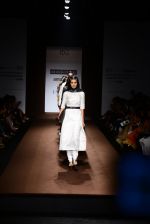 Model walk the ramp for Abraham Thakore on day 2 of Amazon India Fashion Week on 26th March 2015 (240)_551528f226126.JPG