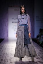 Model walk the ramp for Pallavi Mohan on day 2 of Amazon India Fashion Week on 26th March 2015 (61)_551527292dae7.JPG