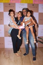 at Palladium Easter Party in Mumbai on 27th March 2015 (186)_55167c6ab735b.JPG
