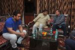 Aamir Khan meets Raj Thackeray to discuss on Mumbai City on 28th March 2015 (7)_551811081e2a0.JPG
