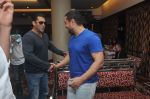 Aamir Khan, Salman Khan meets Raj Thackeray to discuss on Mumbai City on 28th March 2015 (42)_5518114dccd68.JPG