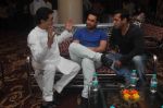 Aamir Khan, Salman Khan meets Raj Thackeray to discuss on Mumbai City on 28th March 2015 (64)_55180eb57d9e7.JPG