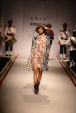 Model walk the ramp for Aneeth Arora on day 4 of Amazon India Fashion Week on 28th March 2015 (117)_5517f72b67230.JPG