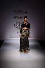 Model walk the ramp for Nikhita on day 4 of Amazon India Fashion Week on 28th March 2015 (2)_5517e38d1ca3b.JPG