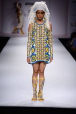 Model walk the ramp for Pia Pauro on day 4 of Amazon India Fashion Week on 28th March 2015 (32)_5517f6bc2ebe7.JPG