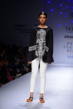 Model walk the ramp for Poonam Bhagat on day 4 of Amazon India Fashion Week on 28th March 2015 (68)_5517e6d46e82a.JPG