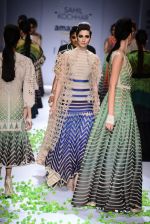 Model walk the ramp for Sahil Kocchar on day 4 of Amazon India Fashion Week on 28th March 2015 (191)_5517e695092f7.JPG
