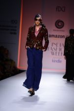 Model walk the ramp for Sonam Dubal on day 4 of Amazon India Fashion Week on 28th March 2015 (112)_5517e504a54b5.JPG