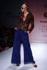 Model walk the ramp for Sonam Dubal on day 4 of Amazon India Fashion Week on 28th March 2015 (117)_5517e520835f3.JPG