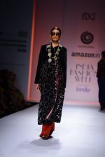 Model walk the ramp for Sonam Dubal on day 4 of Amazon India Fashion Week on 28th March 2015 (126)_5517e54943655.JPG