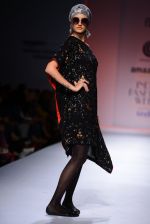 Model walk the ramp for Sonam Dubal on day 4 of Amazon India Fashion Week on 28th March 2015 (162)_5517e5f680583.JPG
