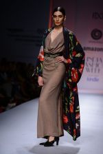 Model walk the ramp for Sonam Dubal on day 4 of Amazon India Fashion Week on 28th March 2015 (173)_5517e61f649a3.JPG