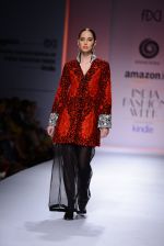 Model walk the ramp for Sonam Dubal on day 4 of Amazon India Fashion Week on 28th March 2015 (207)_5517e68aab367.JPG