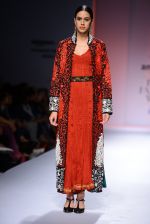Model walk the ramp for Sonam Dubal on day 4 of Amazon India Fashion Week on 28th March 2015 (223)_5517e6c1eab05.JPG