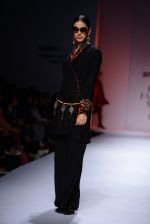 Model walk the ramp for Sonam Dubal on day 4 of Amazon India Fashion Week on 28th March 2015 (55)_5517e3dbe18ff.JPG