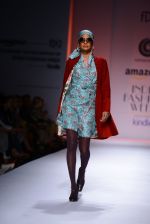 Model walk the ramp for Sonam Dubal on day 4 of Amazon India Fashion Week on 28th March 2015 (61)_5517e401621ce.JPG