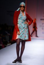 Model walk the ramp for Sonam Dubal on day 4 of Amazon India Fashion Week on 28th March 2015 (67)_5517e4200ac13.JPG