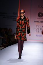 Model walk the ramp for Sonam Dubal on day 4 of Amazon India Fashion Week on 28th March 2015 (72)_5517e4349e042.JPG