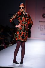 Model walk the ramp for Sonam Dubal on day 4 of Amazon India Fashion Week on 28th March 2015 (76)_5517e44912037.JPG