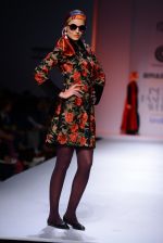 Model walk the ramp for Sonam Dubal on day 4 of Amazon India Fashion Week on 28th March 2015 (78)_5517e44ff0b12.JPG