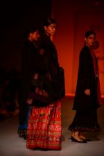 Model walk the ramp for Sonam Dubal on day 4 of Amazon India Fashion Week on 28th March 2015 (8)_5517e34893cb1.JPG