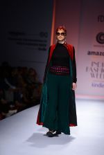 Model walk the ramp for Sonam Dubal on day 4 of Amazon India Fashion Week on 28th March 2015 (83)_5517e46ea6f8f.JPG
