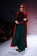 Model walk the ramp for Sonam Dubal on day 4 of Amazon India Fashion Week on 28th March 2015 (85)_5517e47a17742.JPG