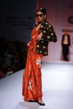 Model walk the ramp for Sonam Dubal on day 4 of Amazon India Fashion Week on 28th March 2015 (97)_5517e4adc2a74.JPG