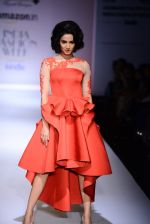 Sonal Chauhan walk the ramp for Nikhita on day 4 of Amazon India Fashion Week on 28th March 2015 (19)_5517e3f214fd0.JPG