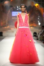 Model walk the ramp for Amazon India Fashion Week Grand Finale on 29th March 2015(203)_5518f46208e70.JPG