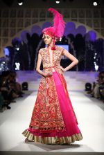 Model walk the ramp for Amazon India Fashion Week Grand Finale on 29th March 2015(300)_5518f5d3c15f4.JPG
