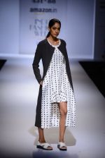 Model walk the ramp for Shweta Kapur on day 4 of Amazon India Fashion Week on 28th March 2015 (14)_5518f61c771cd.JPG