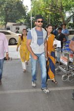 Hrithik Roshan leaves for Bhuj shoot on 30th March 2015 (8)_551a4a71297ce.JPG