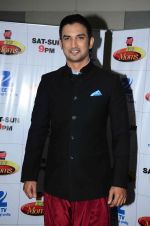 Sushant Singh Rajput on the sets of Zee TV DID Super Moms to promote his upcoming movie on 31st March 2015 (16)_551b94bf2592f.JPG